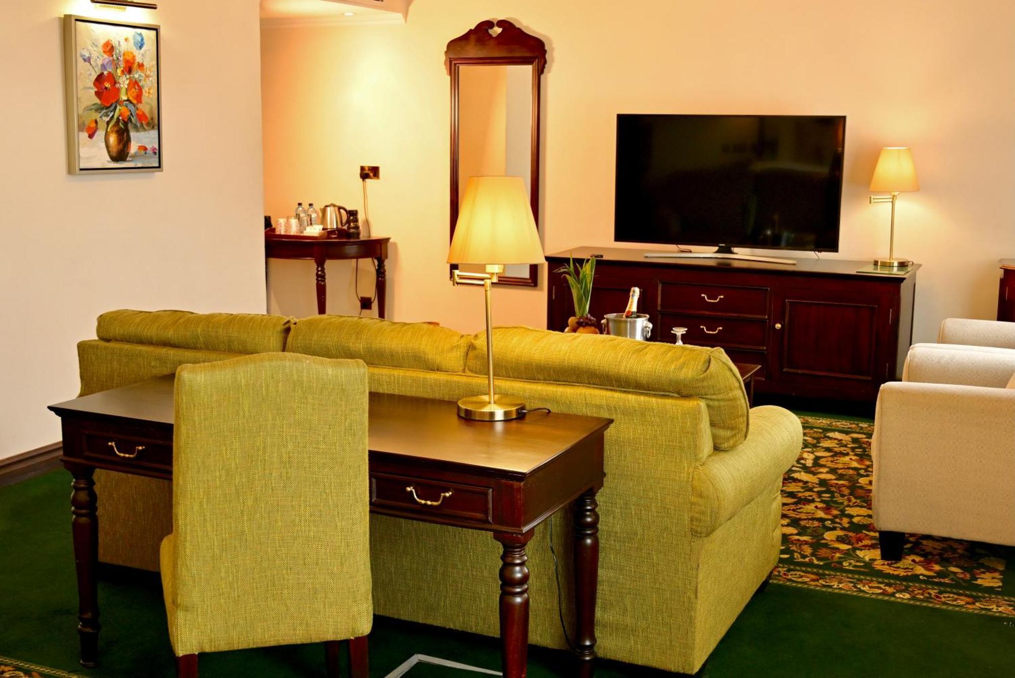 Midland Hotel นาคูรู ภายนอก รูปภาพ